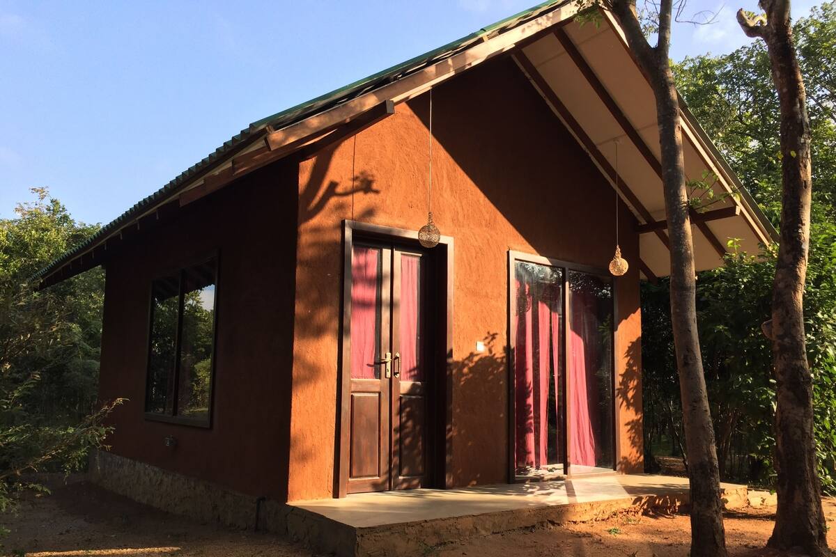 Quarto triplo, varanda, vista para o pátio