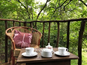 Classic Tree House, Balcony, Courtyard View | Terrace/patio - Sky Forest (Habarana)