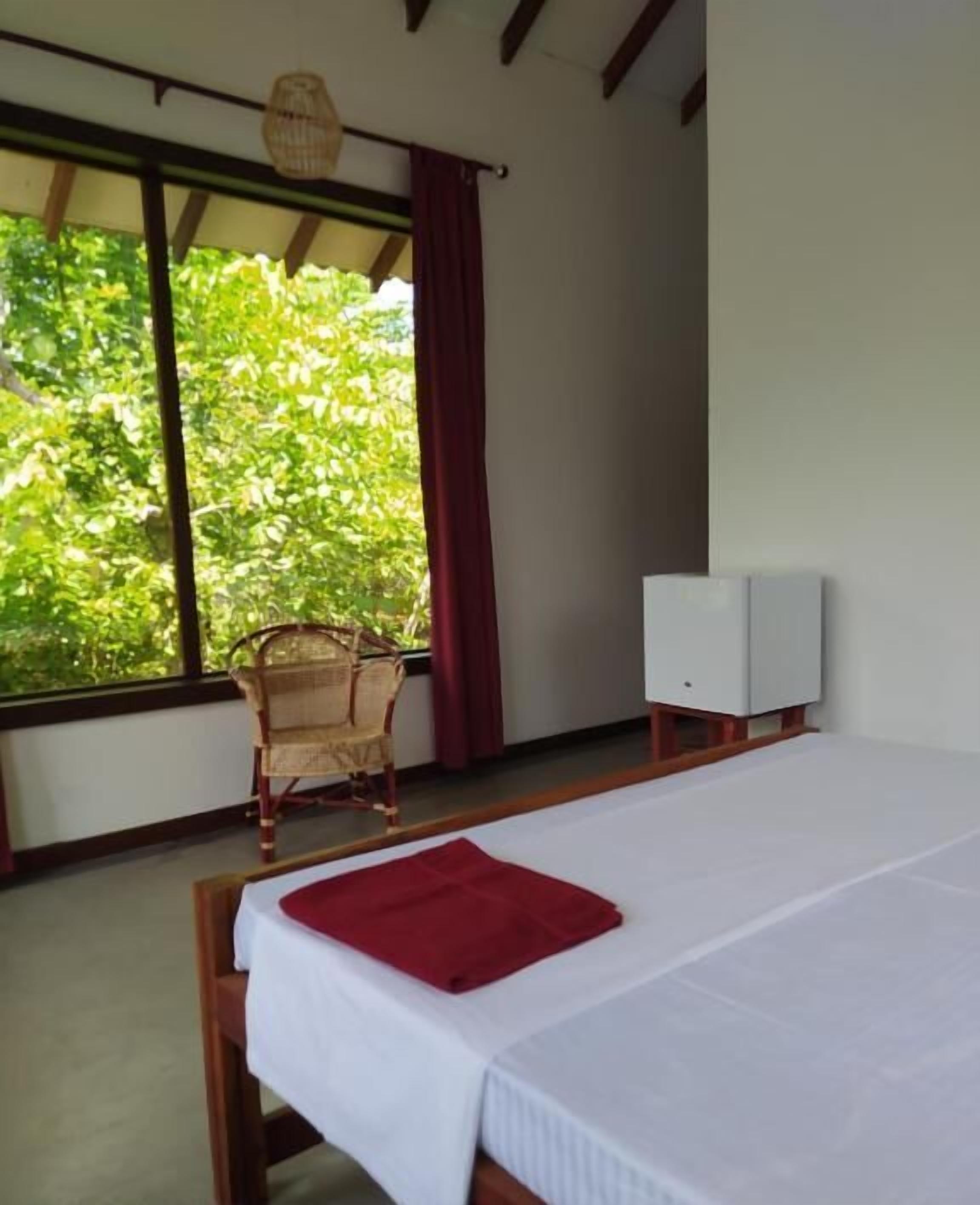 Tremannsrom, terrasse, bakgårdsutsikt