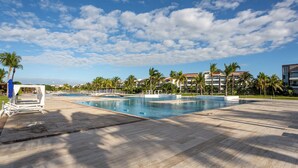 Pool - New Mareazul Resort swim up short walk to beach 2 bdrm 2bath Casa Mistica (Playa del Carmen)