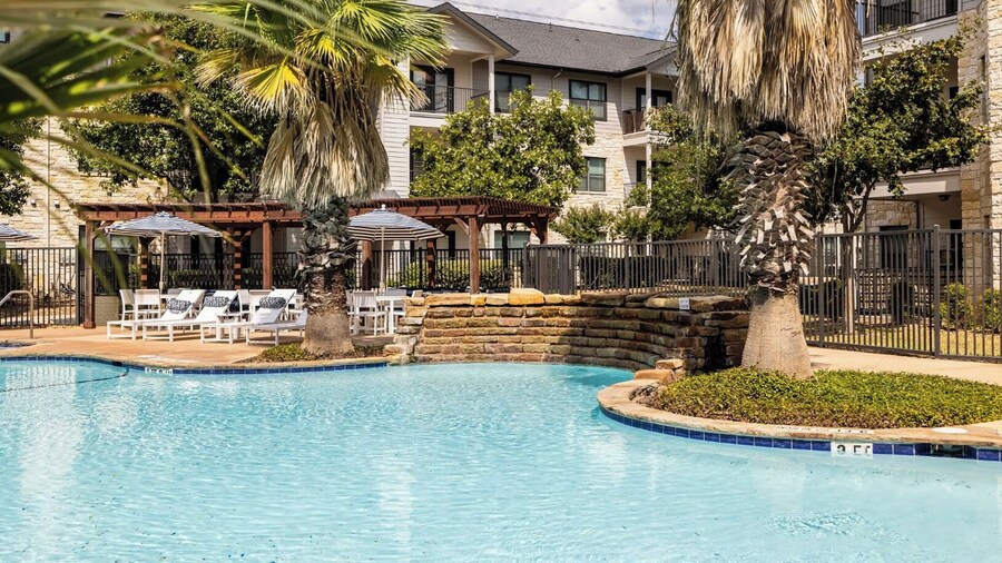 Landing Chic 1bd, Gym, Pool