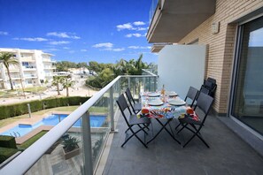 Outdoor dining - Apartment Panoramic 26 by Parc Mont-roig (Miami Playa)