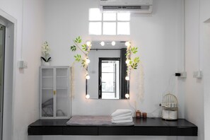 Unclassified image, 4 of 32, button - Luxure Villa Room 5 Exterior– Pool & Shared Kitchen (Sala Dan)