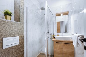 Superior Studio, City View | Bathroom - Imperial Central Residences West (Rijeka)