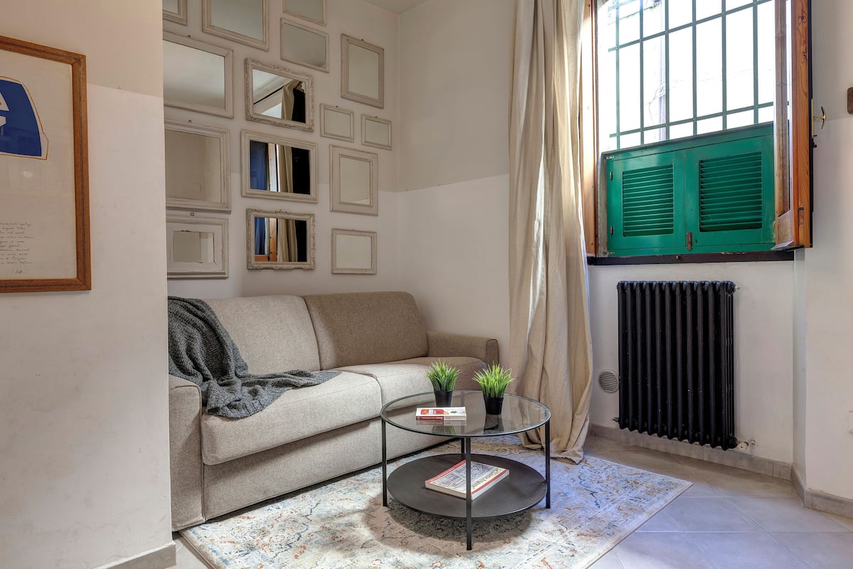 Appartamento | Area soggiorno | TV a schermo piatto 30 pollici con canali digitali