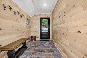 Interior - An Adventure Awaits -  Stepaway Vacation Rentals (St.Germain)