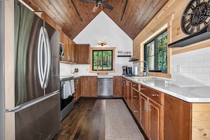 Fridge, microwave, oven, stovetop - An Adventure Awaits -  Stepaway Vacation Rentals (St.Germain)