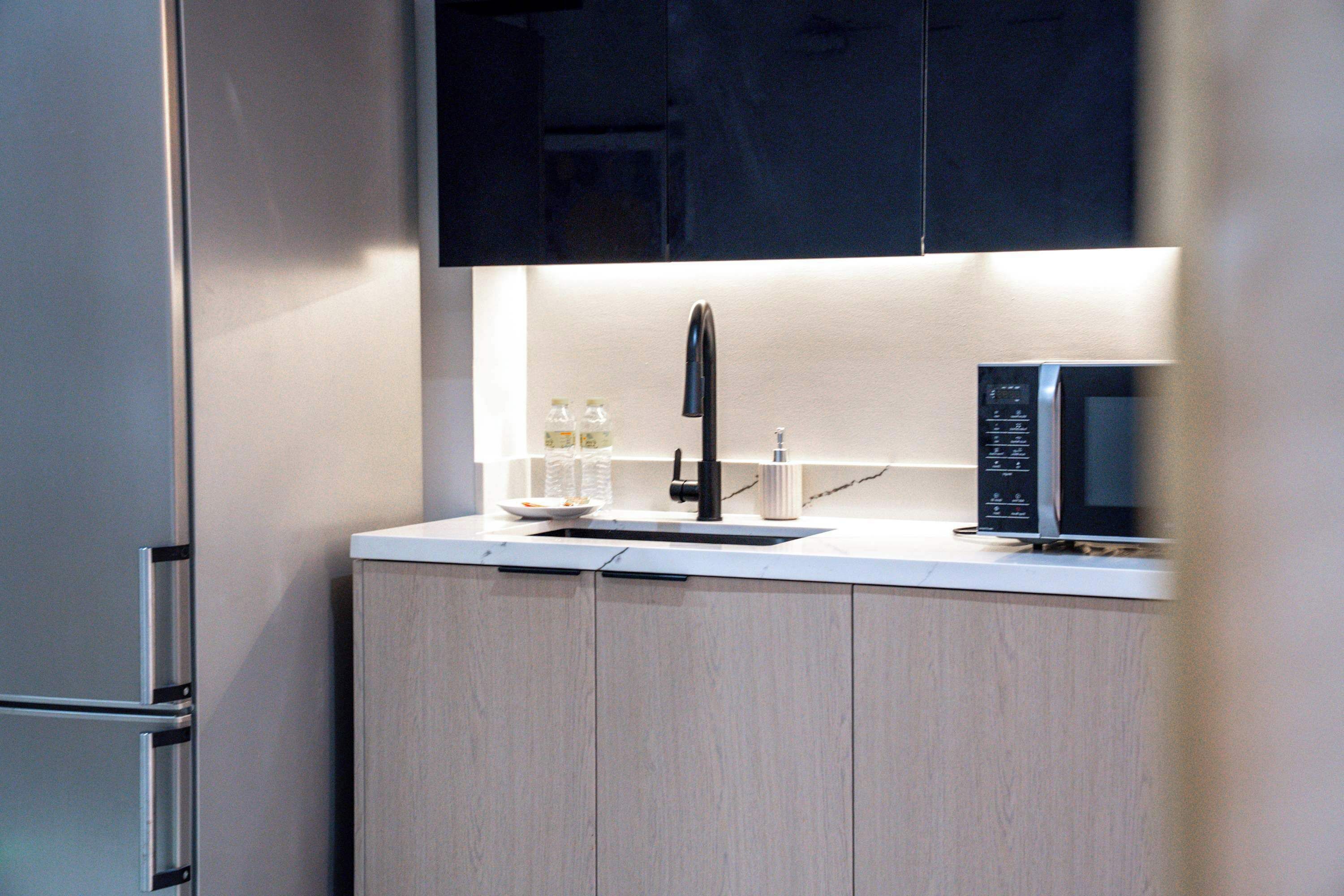 Fridge, microwave, stovetop, electric kettle