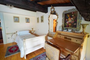 Unclassified image, 5 of 13, button - Villa Dorigny Mansion - Single Room with Garden View 2 (Verona)