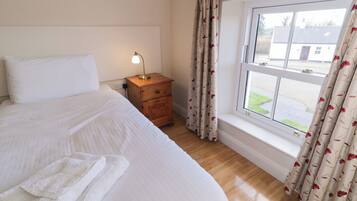 3 عدّة غرف نوم وبديكورات فريدة لكل غرفة وطراز فريد لكل وحدة