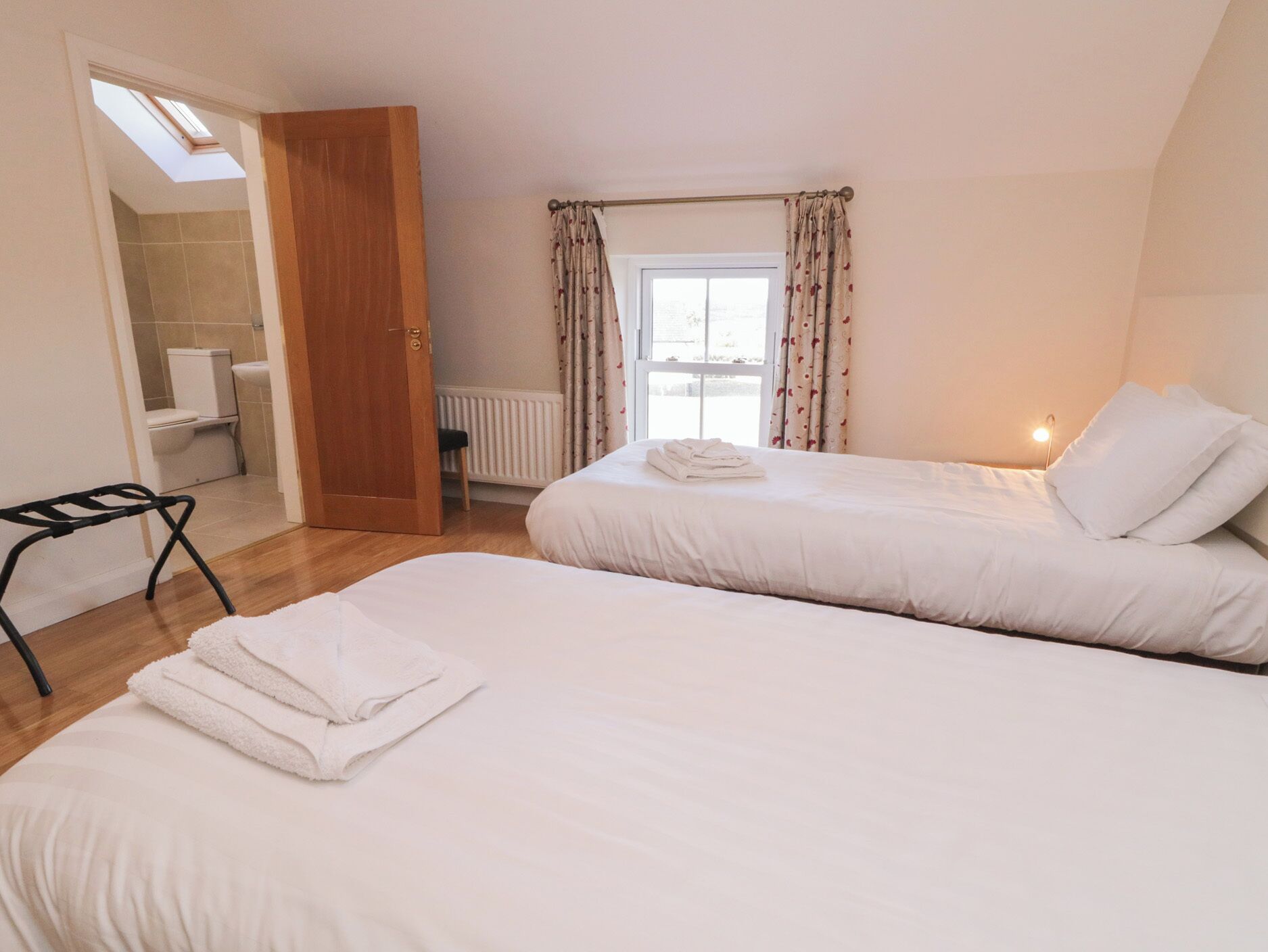 3 bedrooms, individually decorated, individually furnished, free WiFi