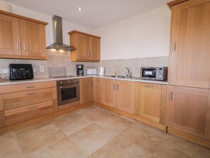 Rentaplats i utensilis de cuina, vaixella i coberteria 