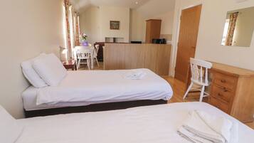 1 bedroom, individually decorated, individually furnished, free WiFi