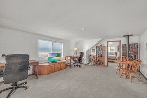 Unclassified image, 5 of 46, button - Wileys Wavehouse: Oceanfront Yachats Retreat Near Cape Perpetua (Yachats)