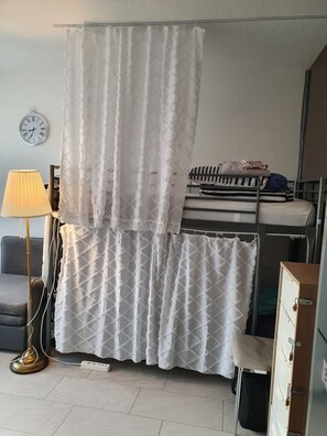 Iron/ironing board, free WiFi