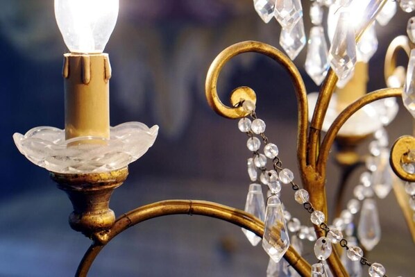 Unclassified image, 1 of 14, button