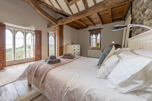 Unique Self Catering Cottage Above Dolgellau | Hywel-Sele-Lodge