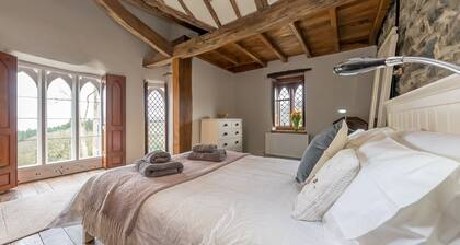 Unique Self Catering Cottage Above Dolgellau | Hywel-Sele-Lodge