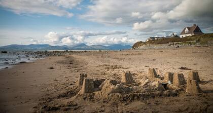 Self Catering Barn Conversion with Sea Views | Cefn-Isaf