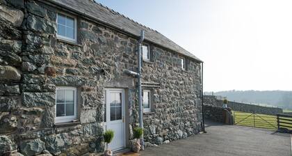 Self Catering Barn Conversion with Sea Views | Cefn-Isaf
