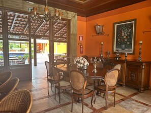 Luokittelematon kuva, 5 kautta 149, painike