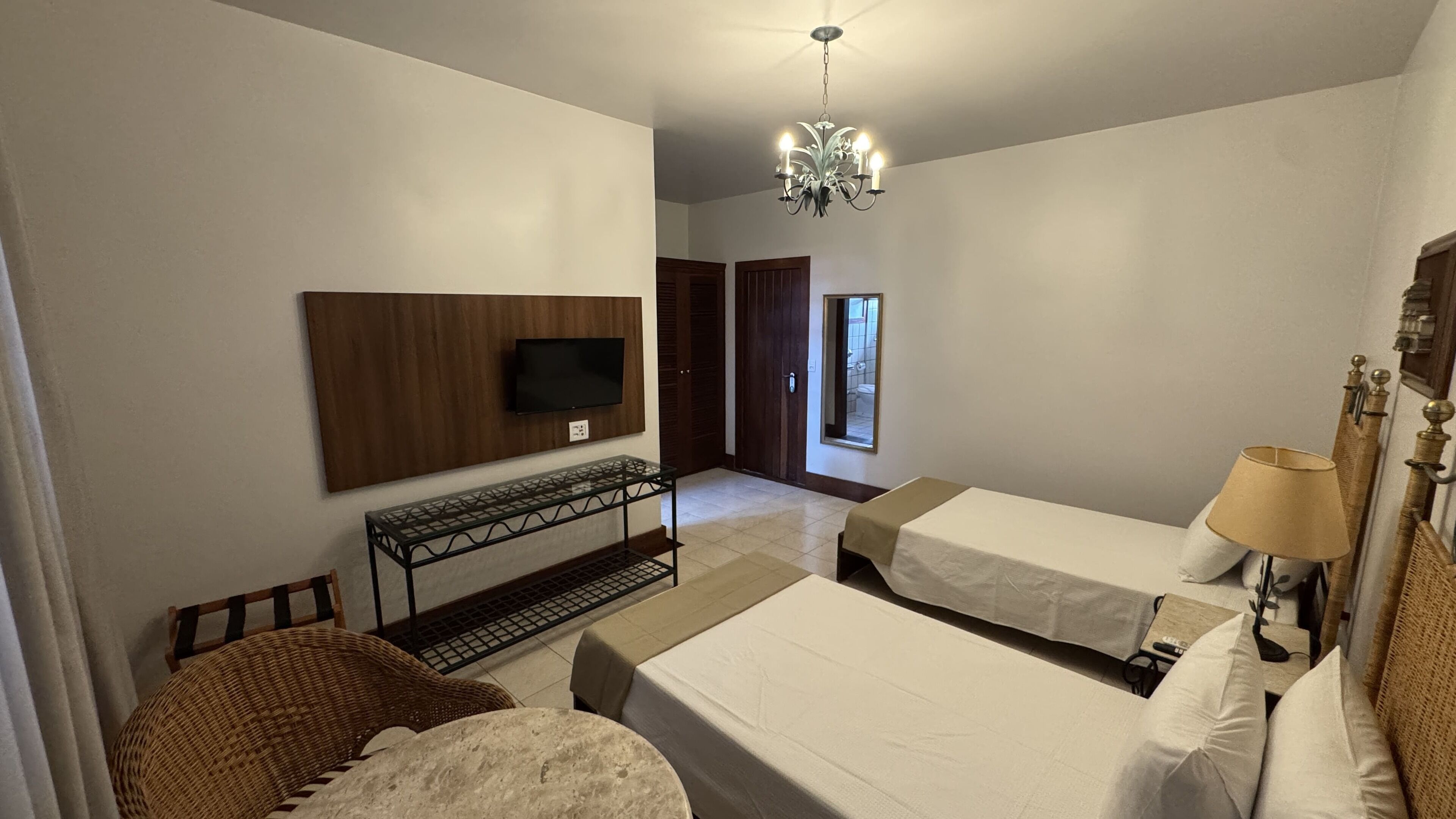 Kahden hengen huone (kaksi sänkyä), näköala puutarhaan | Ylelliset vuodevaatteet, ilmainen Wi-Fi, vuodevaatteet