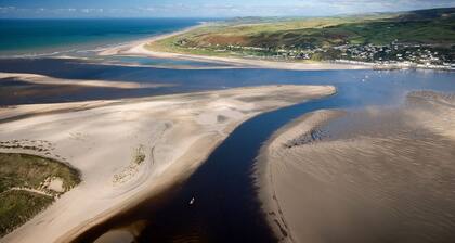 Quirky Chapel Conversion In The Beautiful Dysynni Valley | Brynhoreb