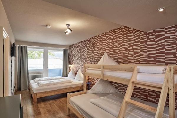 WiFi (free), bed sheets