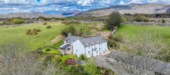 Recently refurbished historic family farmhouse | Allt-Goch