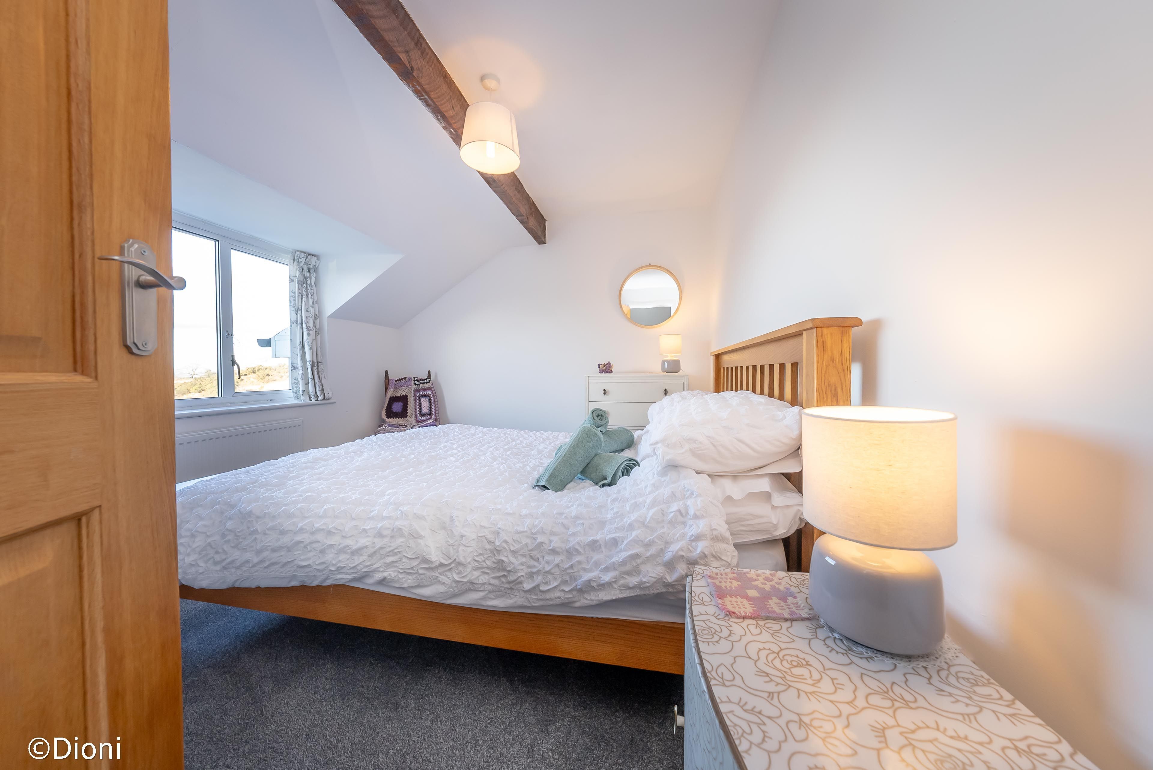 4 bedrooms, travel cot, WiFi, bed sheets