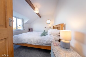 4 slaapkamers, reisbedje, wifi, beddengoed