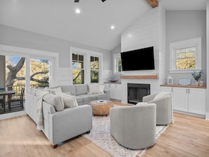 Smart TV, table football - Private Pool + Hot Tub | New 5BR w/ Golf Cart – Steps to Beach (Emerald Isle)