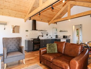 Living area - Nelli Lodge at Mile End (Crediton)