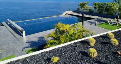 Villa auf Klippe mit Infinity-Pool und Meer-/Teideblick