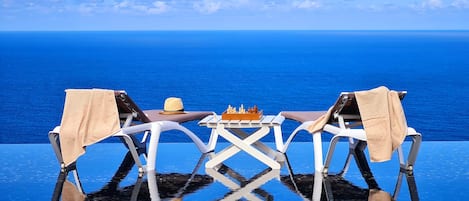 Piscina all'aperto, una piscina riscaldata