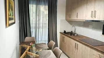 Appartement, 2 slaapkamers, balkon | Dineren