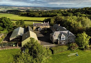 Unclassified image, 4 of 26, button