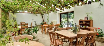 A large spacious 3 bedroomed house in farmyard courtyard.