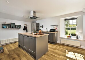 Luokittelematon kuva, 4 kautta 29, painike