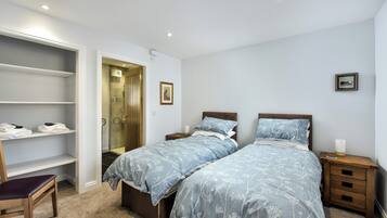 2 bedrooms, iron/ironing board, travel crib, free WiFi