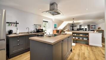 Oven, dishwasher, toaster, highchair