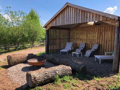 A magical different unique self catered space. Come and enjoy the animals too.