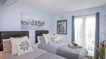 3 habitaciones, decoración personalizada y muebles diferentes