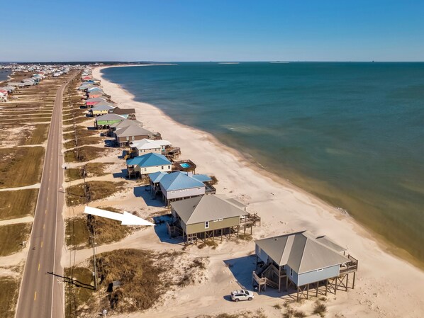 On the beach - Sea Turtle - Gulf Beachfront, 5 Bedroom, 4 Bath, Sleeps up to 13 (Dauphin Island)