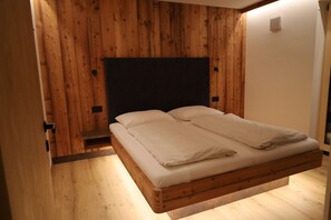 1 bedroom, WiFi, bed sheets - Apartment 'Schlern' with Mountain View, Private Terrace and Wi-Fi (Passua)