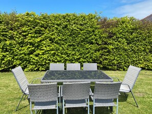 Cottage | Outdoor dining - Kenvor (Newport)