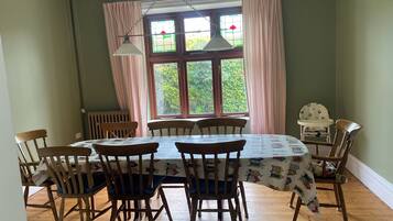 Cottage | Dining