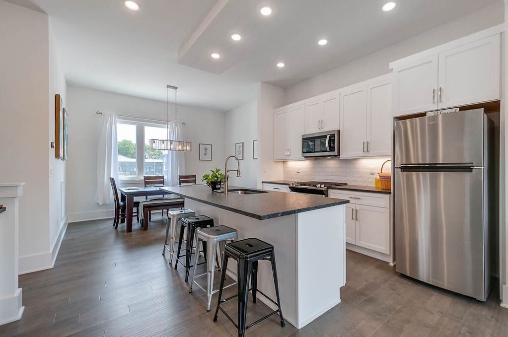 Fridge, oven, stovetop, dishwasher