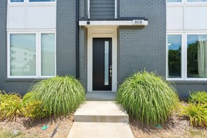 Exterior detail - Stylish 3BR/3BA East Nash, Near Broadway 10 mins! (Nashville)