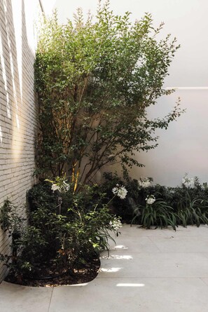 Property grounds - Nosso Logies · 2 min to Beach · Terrace (Knokke-Heist)